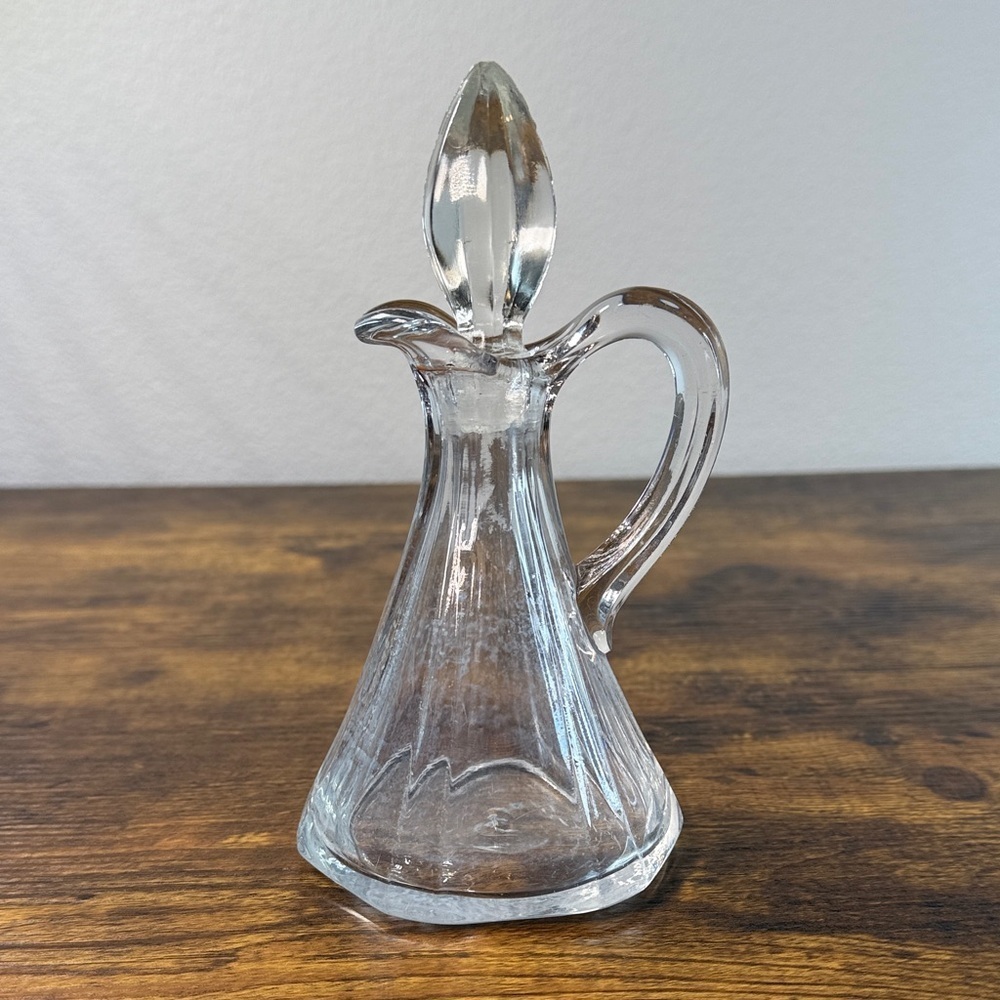 Elegant Clear Glass Decanter